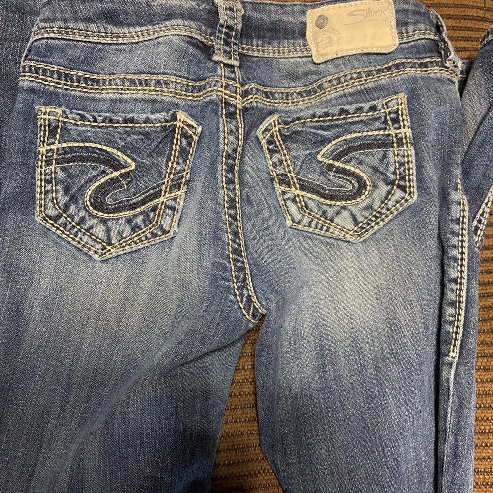 W26/L32 JEANS